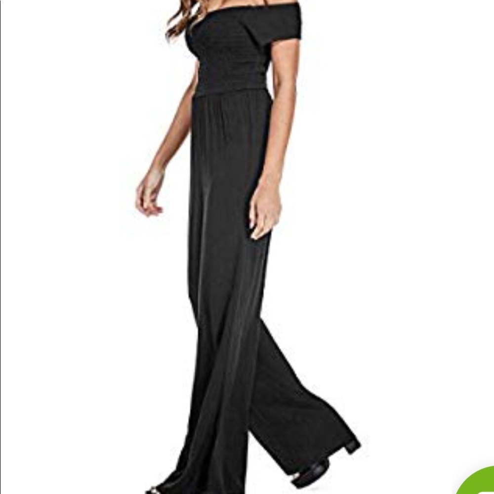 Guess off-shoulder  jumpsuit xs
